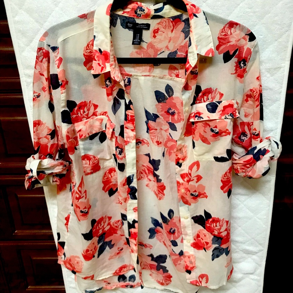 Gap women’s floral blouse